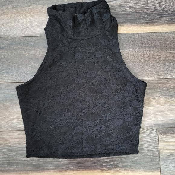 Streetwear Society by Urban Planet - Lace Turtleneck Crop Top - Picture 1 of 2